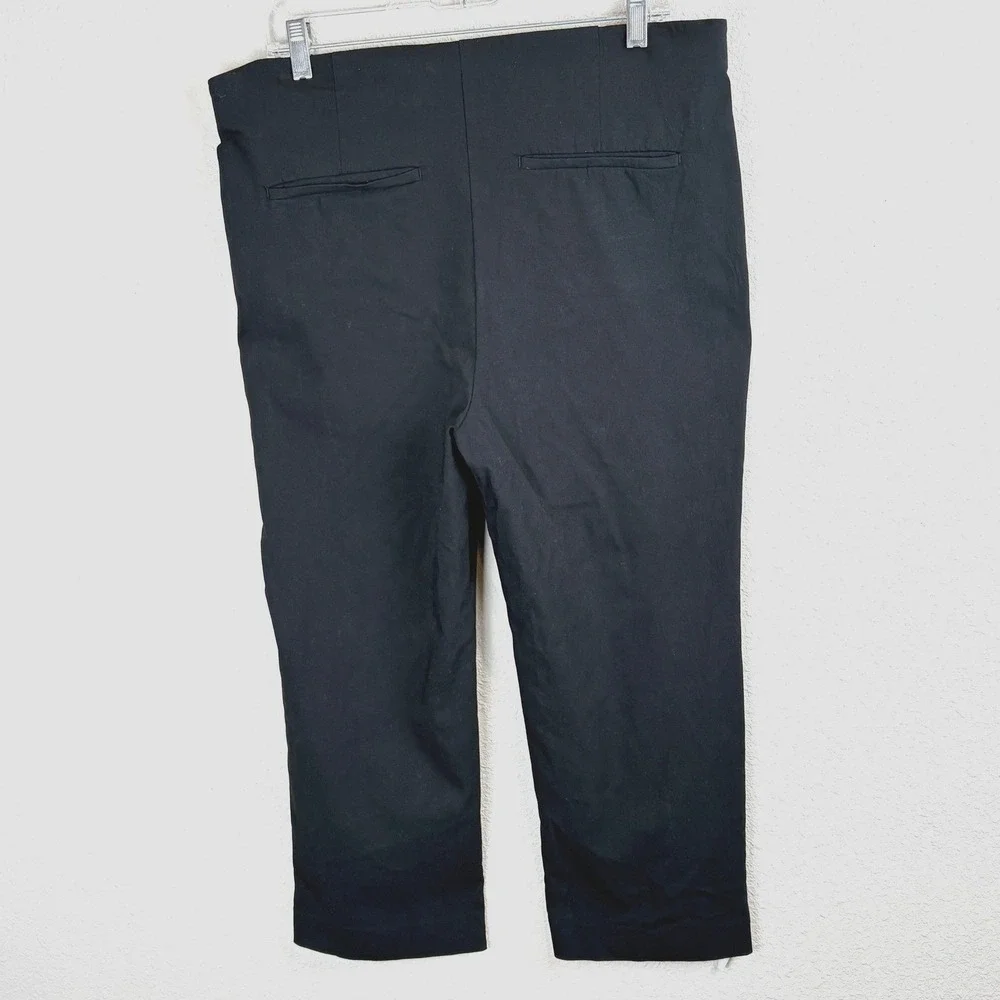 Chico's Black Stretch Straight Leg Capris Elastic Waist Chicos Size 2 US Size 12